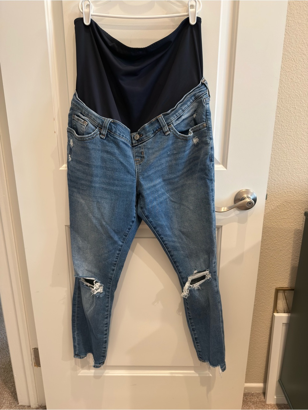 Abercrombie & Fitch Maternity Skinny Jean
